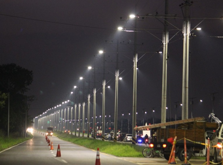 Con bicipaseo nocturno se habilitará ciclorruta de la vía al Aeropuerto Perales