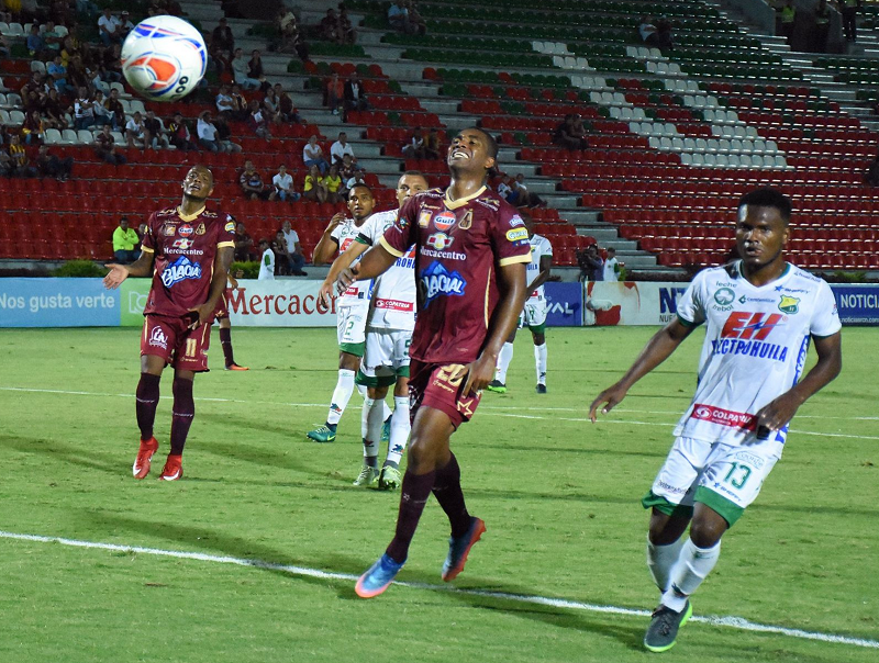 ¡Con lo justo! Un gol de Banguero prolongó la permanencia de 'Cheché' Hernández como técnico del DEPORTES TOLIMA