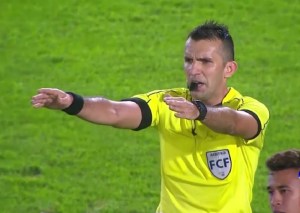 Carlos Betancur, árbitro profesional