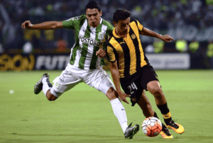 Daniel Bocanegra, figura en la victoria de Nacional ante Peñarol por Copa Libertadores