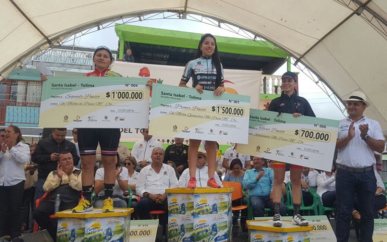 Santa Isabel vibró con el paso de los 'Arrieros' en bicicleta