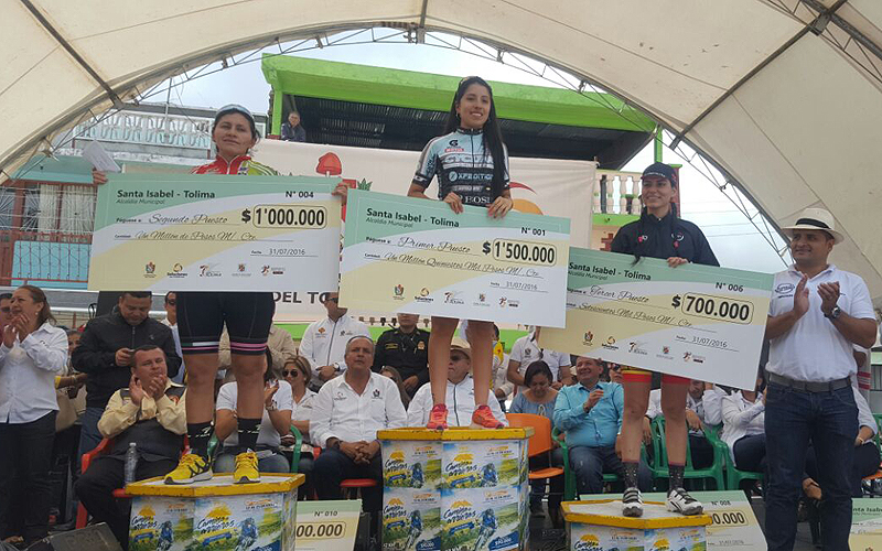 Santa Isabel vibró con el paso de los 'Arrieros' en bicicleta