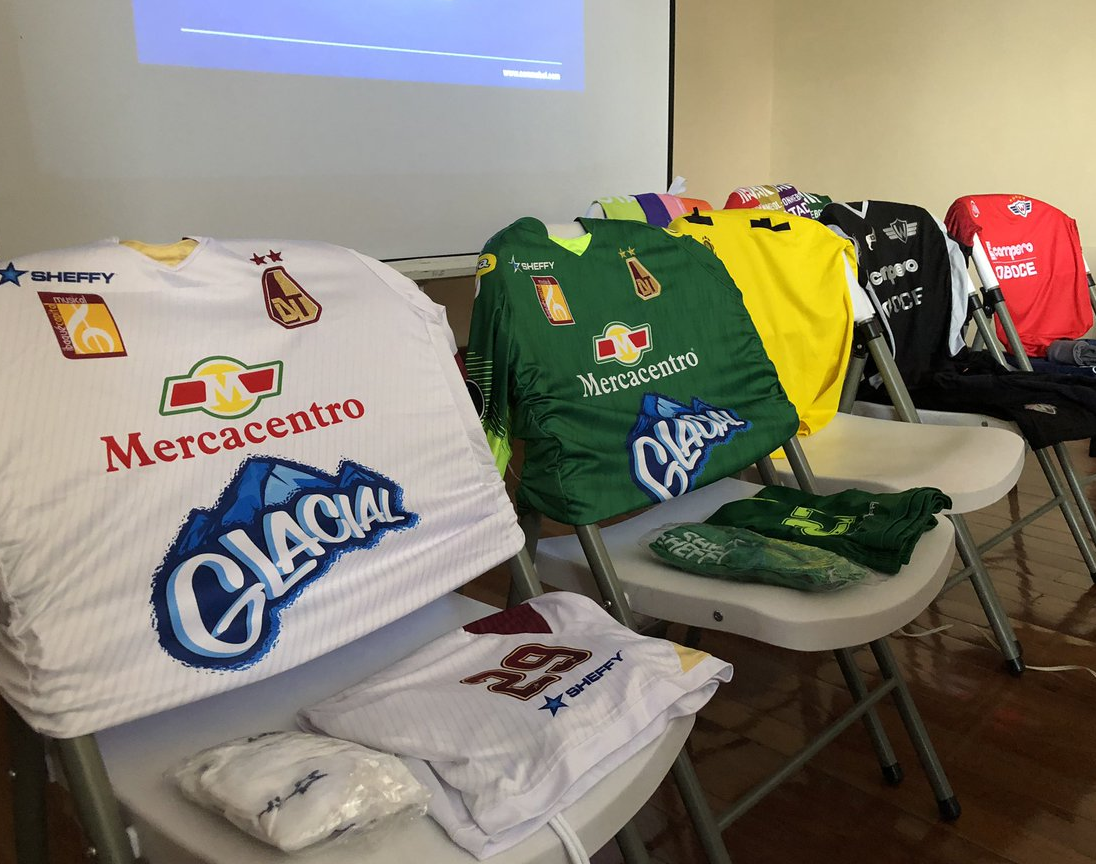 Con esta camiseta, DEPORTES TOLIMA irá en búsqueda del triunfo ante Jorge Wilstermann