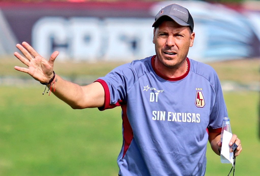 Hinchada del DEPORTES TOLIMA 'explotó' contra Juan Cruz Real, tras el flojo empate en casa ante Bucaramanga