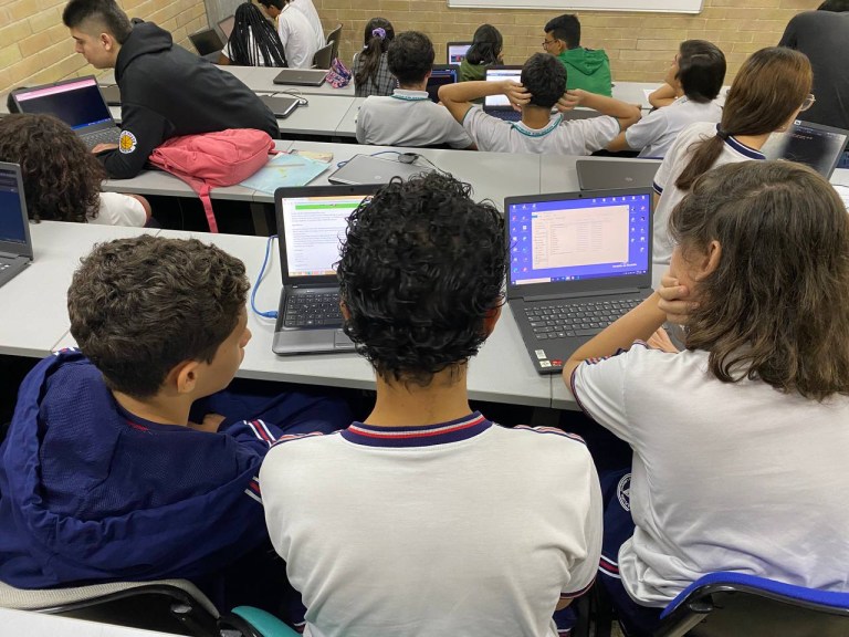 En Medellín: se extiende inscripción para cursos sobre Cuarta Revolución Industrial para estudiantes de once con Computadores Futuro