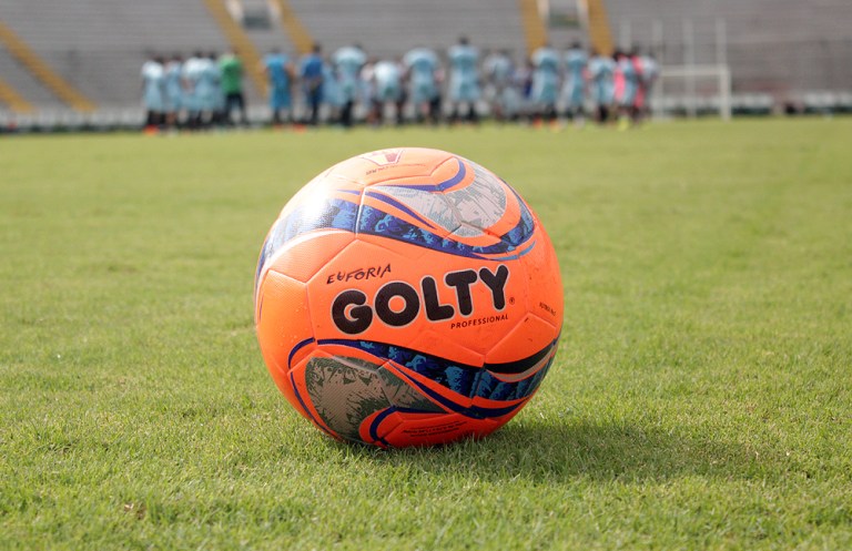 DEPORTES TOLIMA ya entrena con el Golty Euforia, el nuevo balón del fútbol profesional colombiano