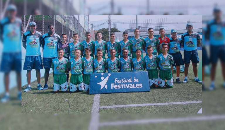 Atlético Galicia ganó y sigue con vida en el Babyfútbol, que se disputa en Medellín