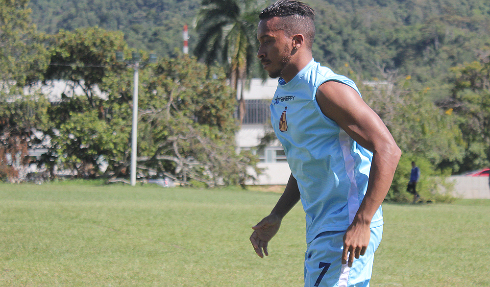 Víctor Giraldo, nueva baja del DEPORTES TOLIMA para recibir al Cali por Copa Águila