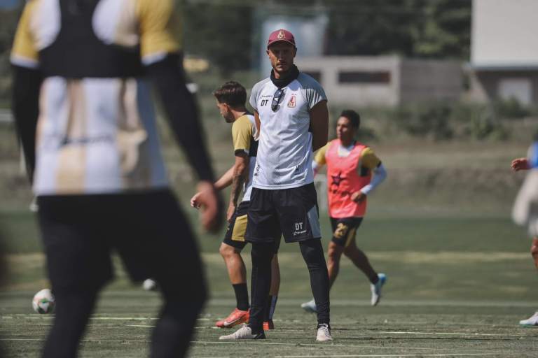 DEPORTES TOLIMA confirmó sus 18 convocados para sellar la clasificación a los cuadrangulares, en su duelo ante Envigado: ojo a las novedades