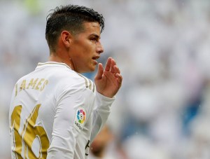 Ni en la 'Play' juega con el Real Madrid: James Rodríguez dio la 'vuelta' con el Liverpool en torneo benéfico