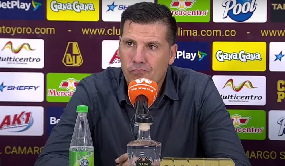 Juan Cruz Real, técnico del DEPORTES TOLIMA, dio la cara y dijo "no sentirse representado" tras el amargo 0-0 frente al Atlético Bucaramanga