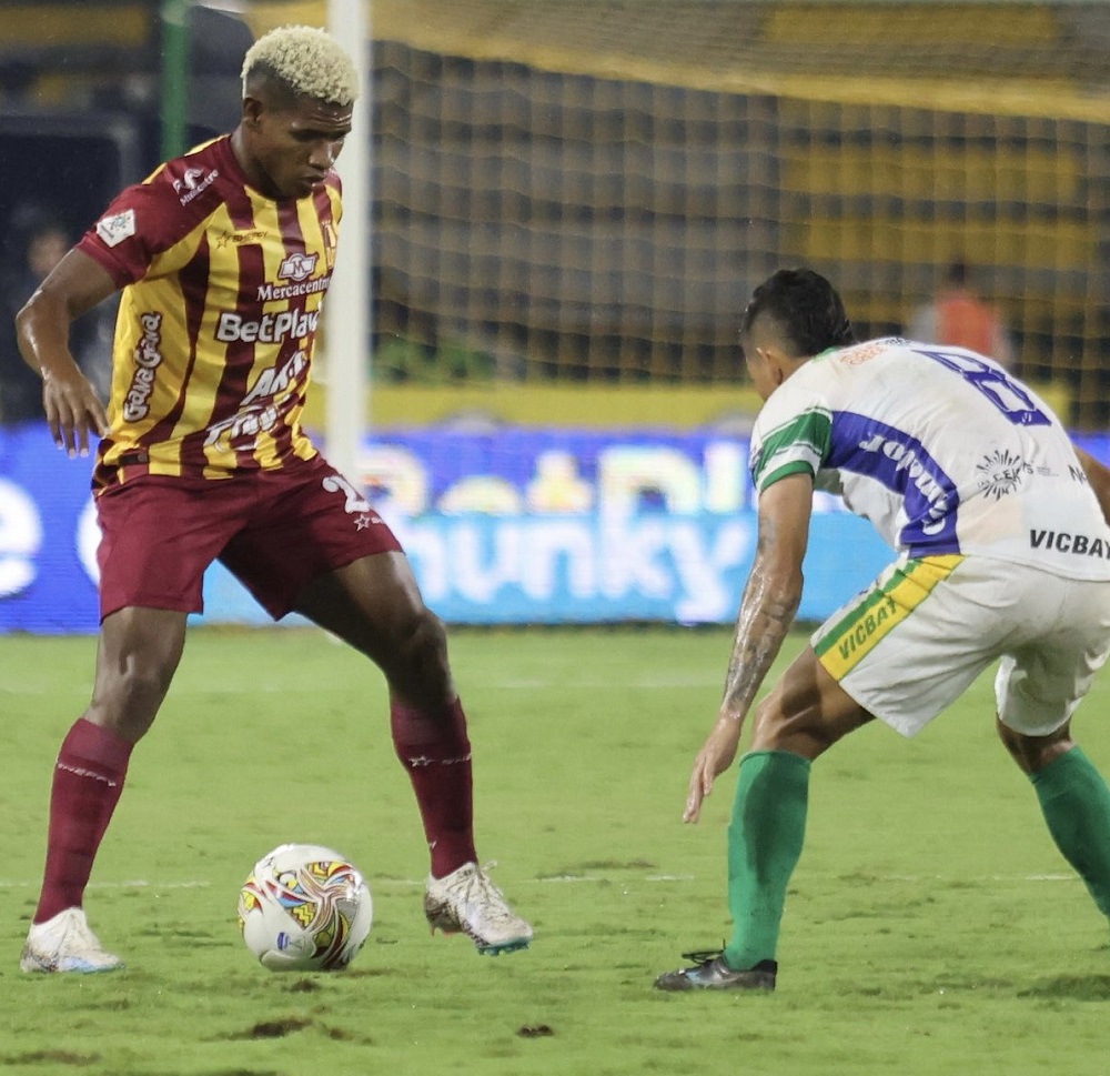 DEPORTES TOLIMA, sin rival en el clásico regional: así va la 'paternidad' de los Pijaos frente al Atlético Huila...¡Cero y van 10 invicto!