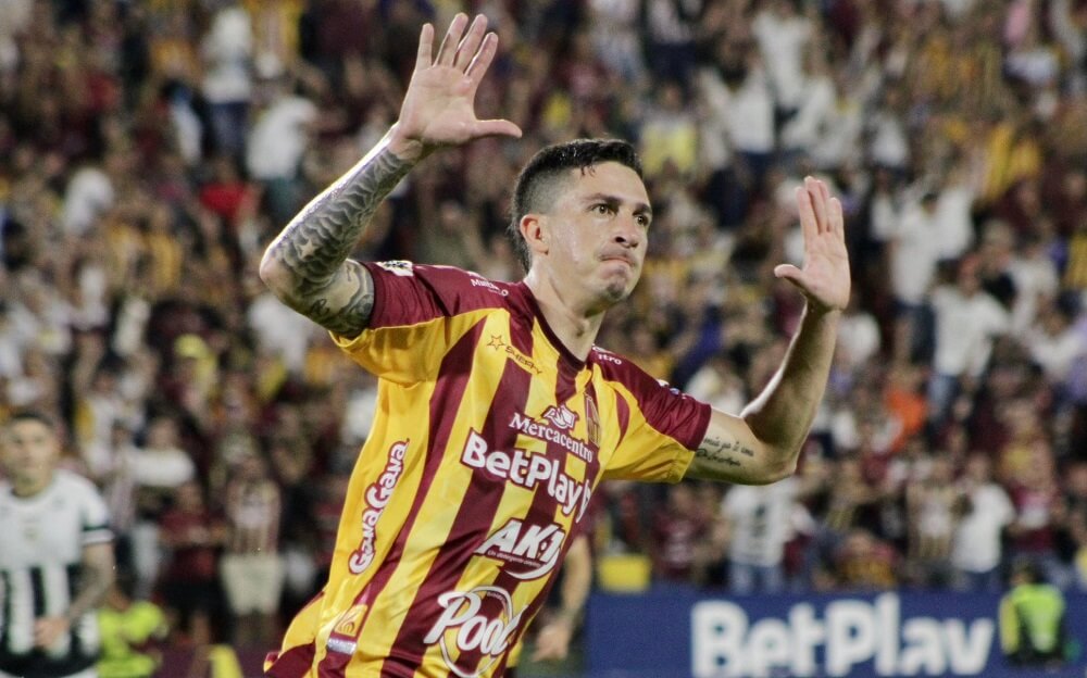 DEPORTES TOLIMA confirmó lesión de su goleador, Lucas González: esto es lo que se supo del 'Topo', que salió en ambulancia del Murillo Toro