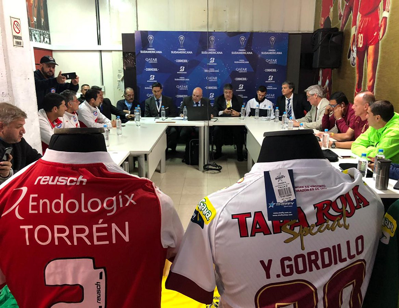Con esta camiseta DEPORTES TOLIMA enfrentará a Argentinos, por la fase 2 de la Copa Sudamericana