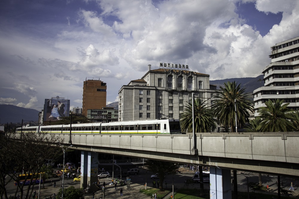 Alcalde de Medellín soluciona la crisis del Fondo de Estabilización Tarifaria del metro hasta el 2029