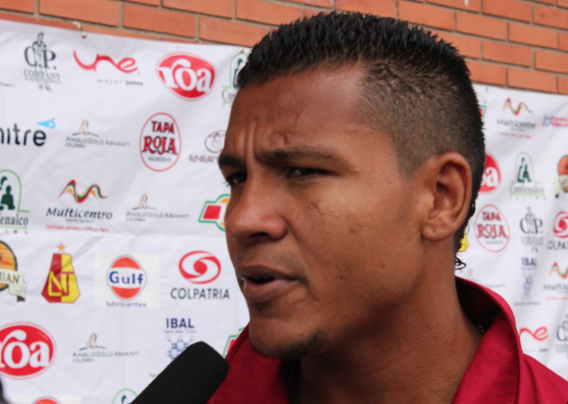 El delantero del DEPORTES TOLIMA Wilson Morelo golpeó a un policía