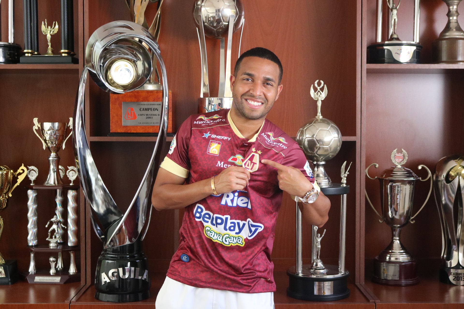 ¡Un campeón está de vuelta! Yohandry Orozco fue confirmado como jugador del DEPORTES TOLIMA