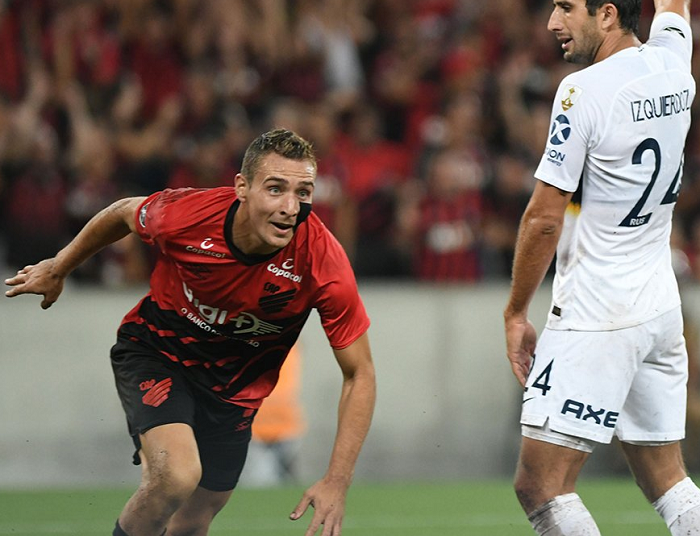 ¡Se apretó el grupo! Paranaense goleó a Boca como local y espera por DEPORTES TOLIMA