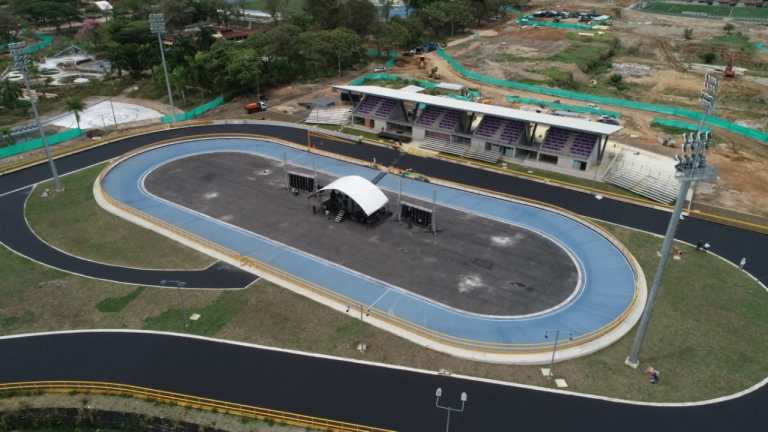 ¡Por fin! Tras cuatro años de espera fue entregado en su totalidad el Patinódromo del Parque Deportivo