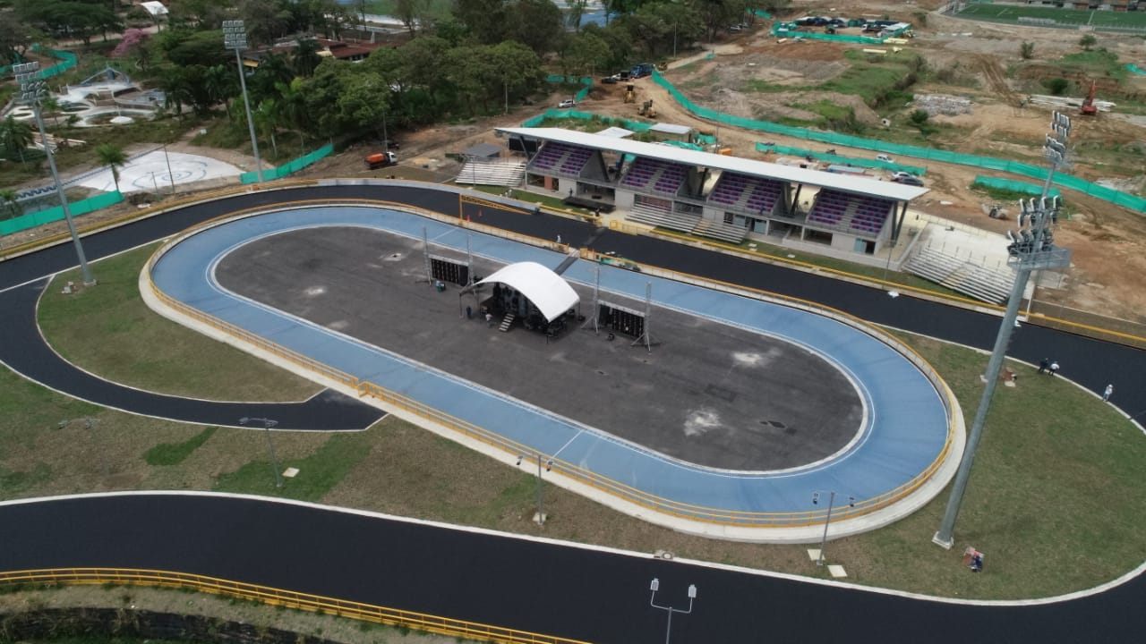 ¡Por fin! Tras cuatro años de espera fue entregado en su totalidad el Patinódromo del Parque Deportivo