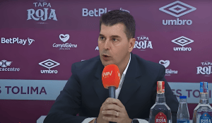 Ismael Rescalvo ya tiene nuevo club, tras su tormentoso paso por DEPORTES TOLIMA: el 'míster' arregló su nuevo contrato en plenos cuadrangulares del FPC