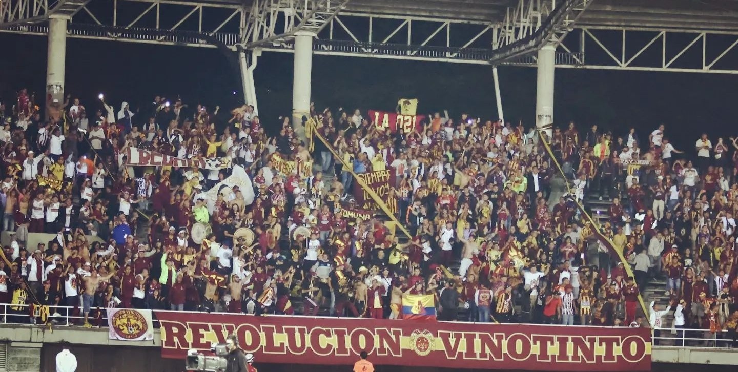 Hinchas del DEPORTES TOLIMA, perjudicados por radical decisión: no hubo marcha atrás y los planes se dañaron para los fieles del ‘Vinotinto y Oro’