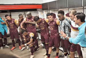 DEPORTES TOLIMA ya confirmó primeras salidas y dos jugadores que continuarían en el segundo semestre: el 'sonajero' suena con fuerza en la 'tribu'
