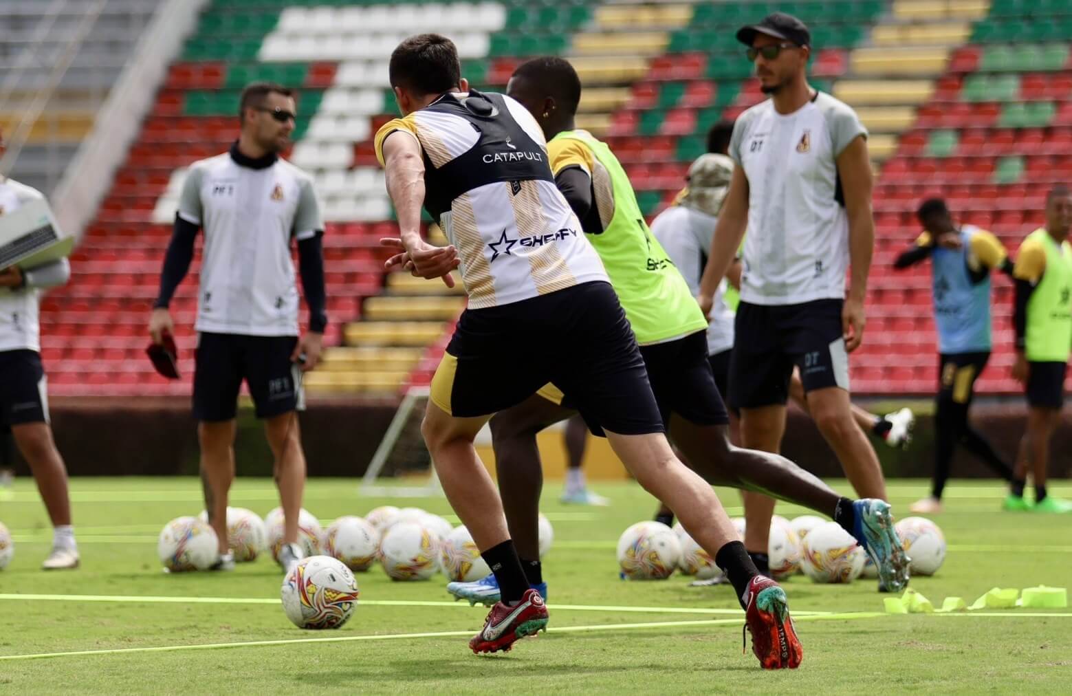 DEPORTES TOLIMA se reencontró con los más fieles en el Murillo Toro: con novedades preparó choque frente a Patriotas, por el 'todos contra todos'