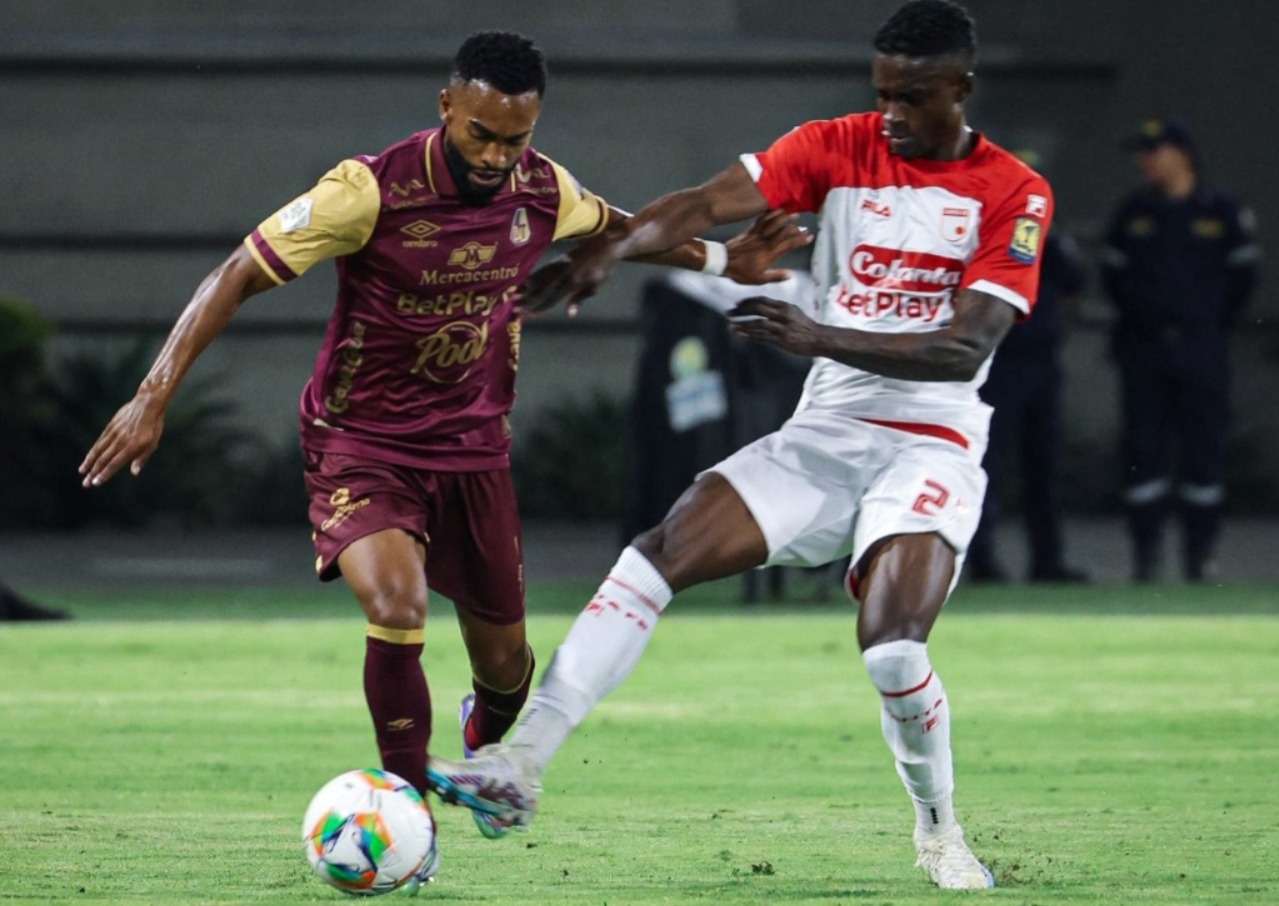 DEPORTES TOLIMA: puro 'toque toque', pero nada de triunfos en el inicio de la era de Lucas González; cayó de local ante Santa Fe, con polémico arbitraje