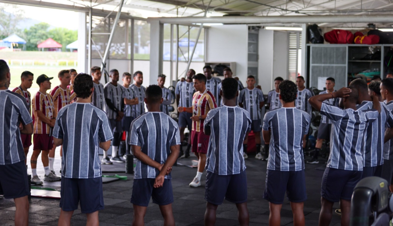 DEPORTES TOLIMA acabó con los rumores y por fin confirmó a su quinto refuerzo para pelear la Liga BetPlay 2 2025: llegó joven delantero desde Uruguay