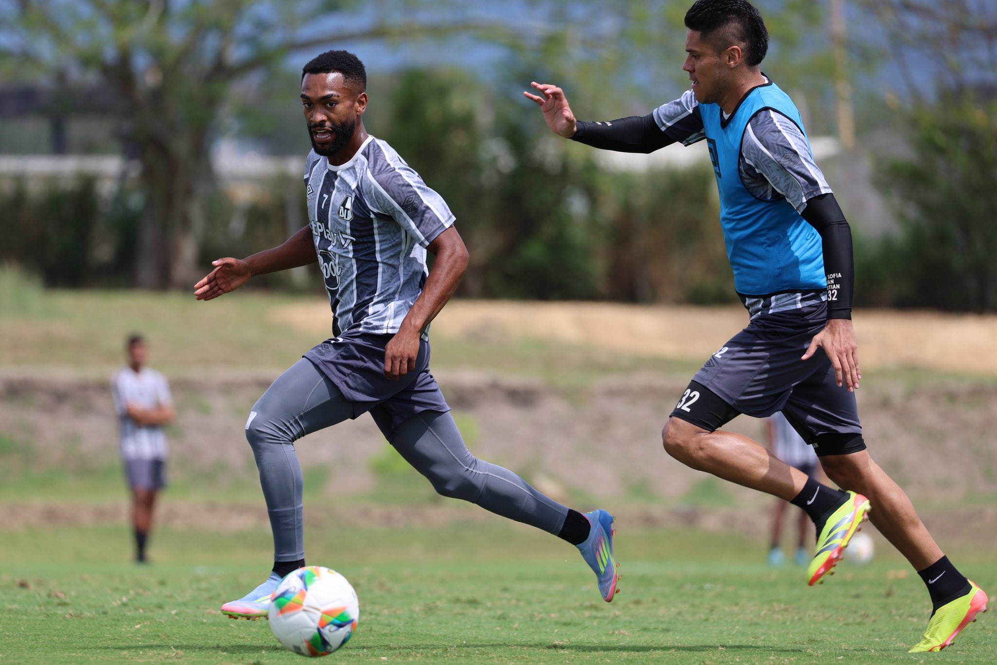DEPORTES TOLIMA visita al Once Caldas: con sensible baja, definió sus 20 convocados para el trascendental partido en el Palogrande; ojo a las novedades