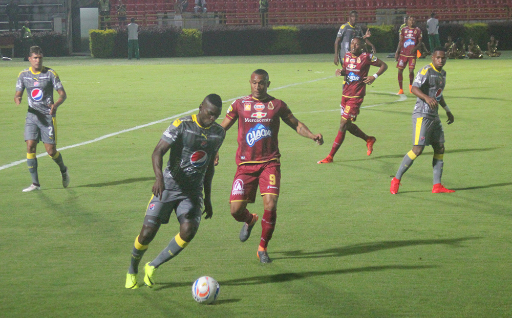 ¡Por la mínima! DEPORTES TOLIMA picó en punta ante el DIM en una llave que quedó abierta