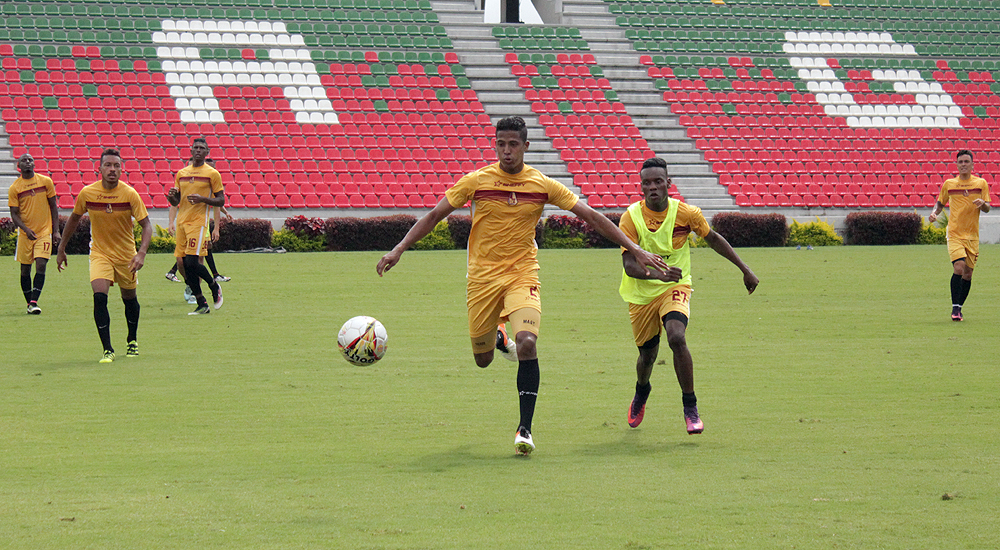 La galería del entrenamiento del DEPORTES TOLIMA en el Murillo Toro, previo al juego ante Jaguares
