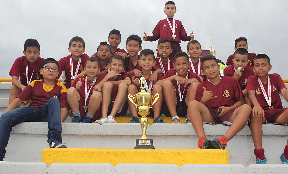 Divisiones menores del DEPORTES TOLIMA celebraron en el 'Murillo' títulos logrados en el primer semestre