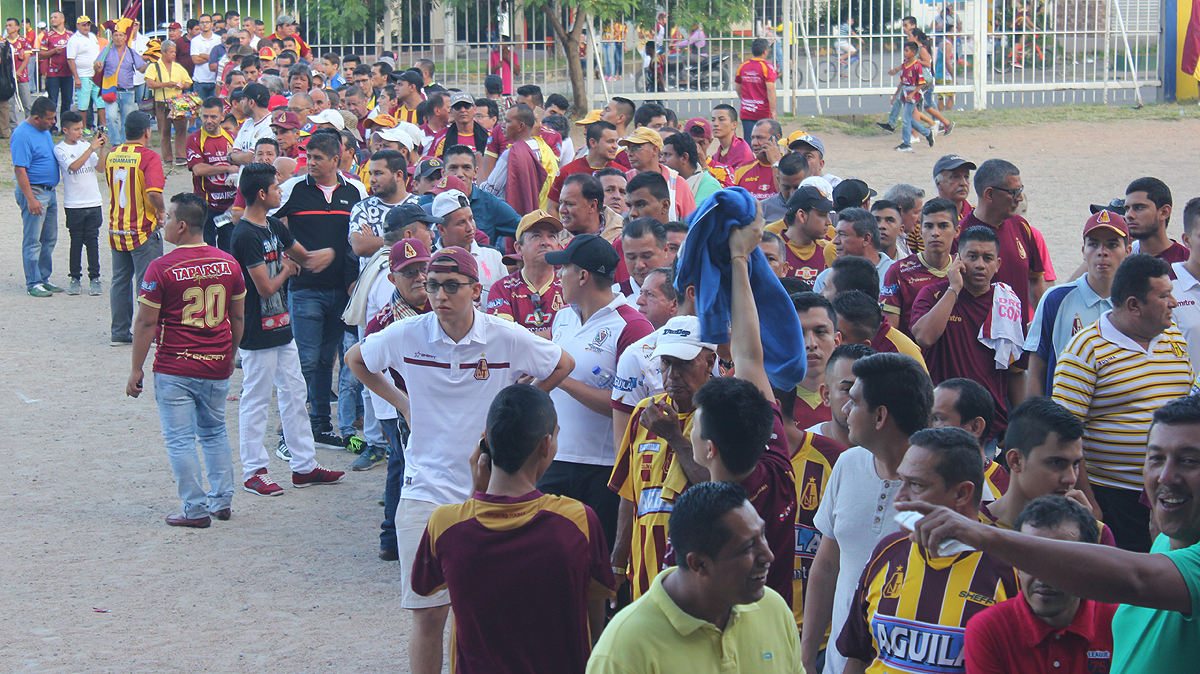 La logística, el gran lunar de la fiesta vivida en el Murillo Toro en el juego entre DEPORTES TOLIMA y Santa Fe