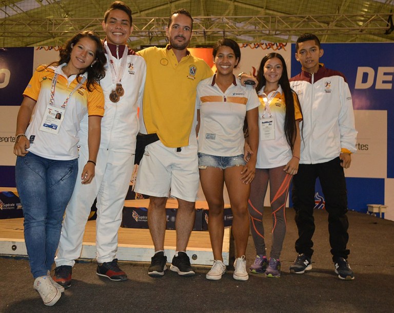 Exitoso cierre de la halterofilia y la natación tolimense en los Juegos Supérate Intercolegiados 2017