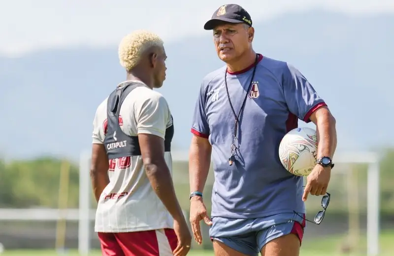 ¿Hace cuánto DEPORTES TOLIMA no despedía a un director técnico? Hernán Torres Oliveros rompió el llamativo ciclo de la 'tribu'