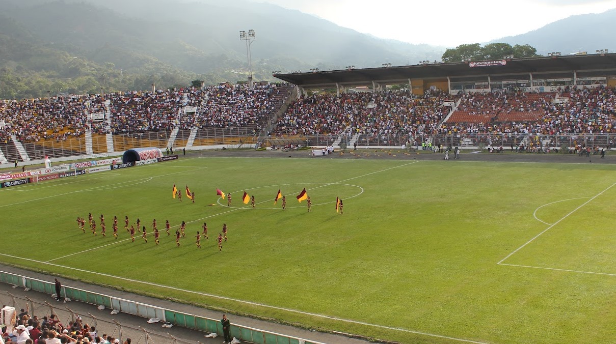 Gancho y tribuna familiar para el juego DEPORTES TOLIMA - Quindío