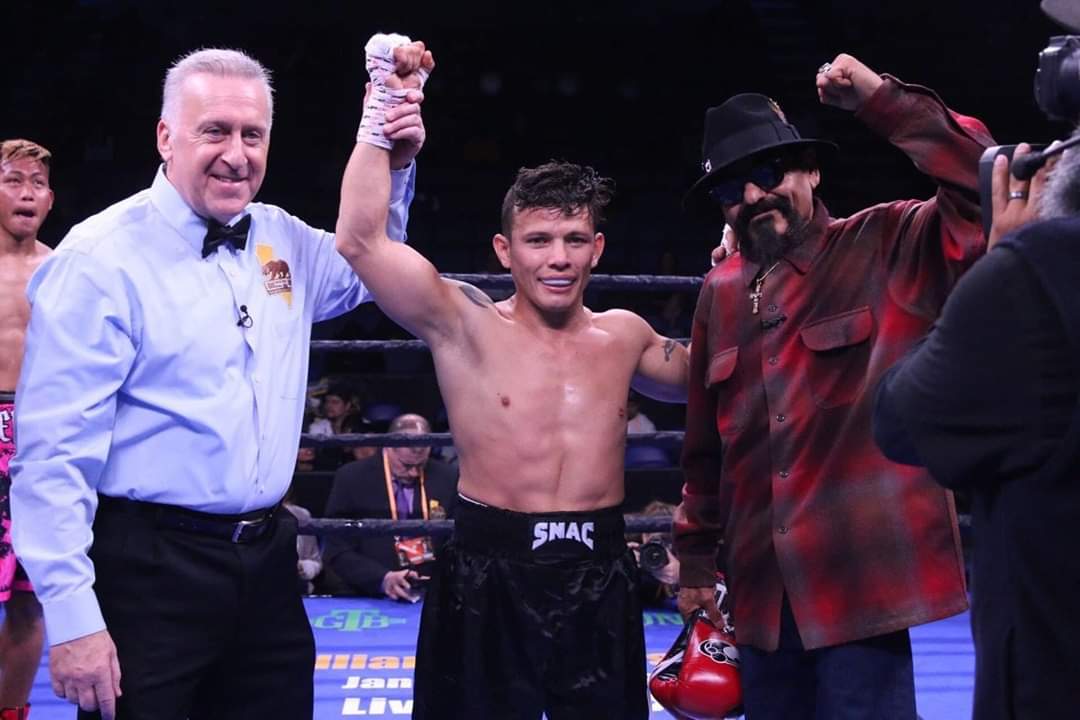 ¡Contundente! El 'Pijao' Escandón reapareció con nocaut ante boxeador promovido por Manny Pacquiao