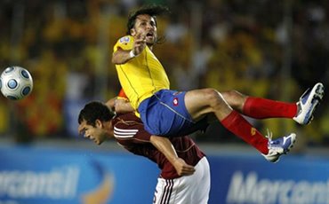 LA TRICOLOR CEDE TERRENO EN SUS ASPIRACIONES MUNDIALISTAS: VENEZUELA 2 - COLOMBIA 0