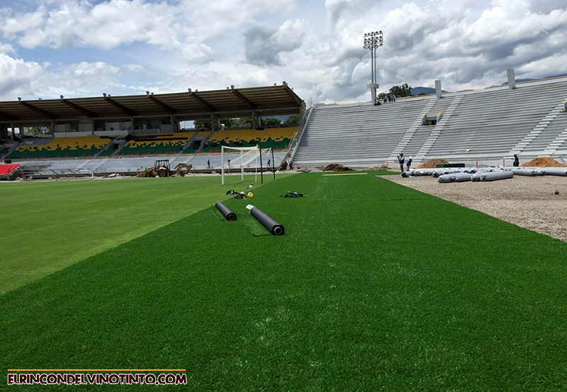 [Fotos] Ya fue instalado el césped sintético en la antigua pista del Murillo Toro