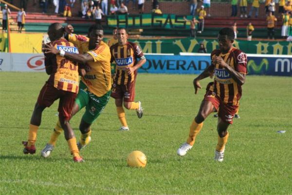 Aquí no se puede empatar: Tolima por la ratificación, Huila por el honor