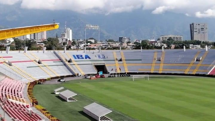 ¡Arden las redes! Intervención al estadio Murillo Toro de Ibagué, con colores de la actual alcaldía, generó controversia