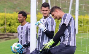 Cristopher Fiermarin y Neto Volpi, arqueros del Deportes Tolima